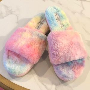 Pretty Soft Rainbow Chinese Laundry Causal/Bedroom Shoes